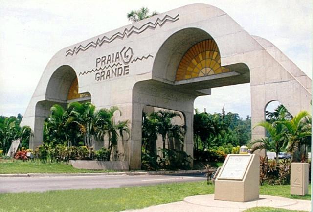 Acolhedor E Amplo Com Praia Grande (Santos)